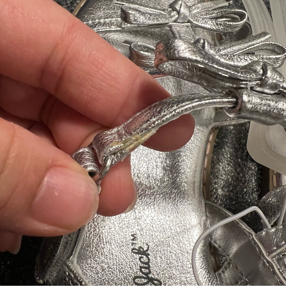 NWT Cat & Jack Metallic Silver Aria Bow Sandals for Kids- Size 1 - Picture 5 of 5